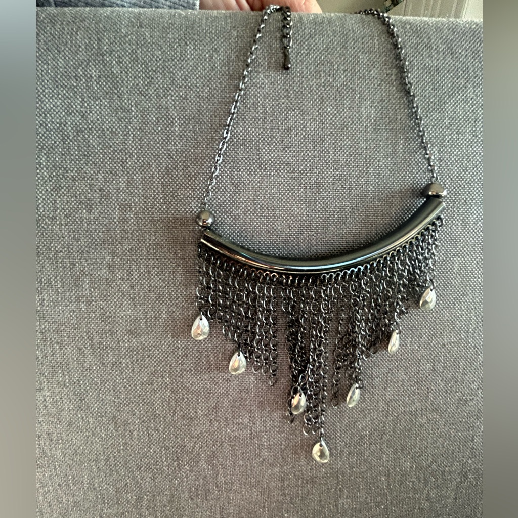 Steve Madden Black And Silver Necklace 10$